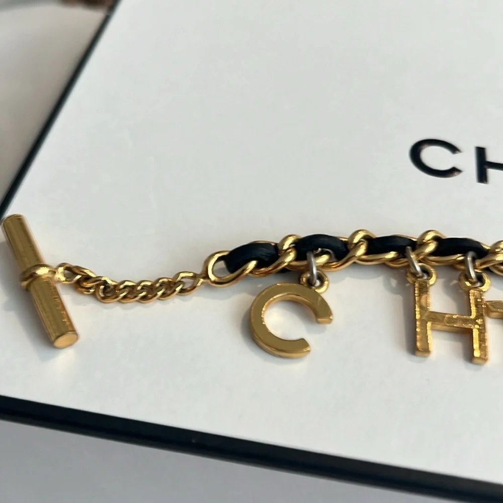 CHANEL RARE VINTAGE TOGGLE LEATHER CHARM BRACELET